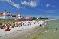 Urlaub auf Rügen: Strand und Kurhaus Binz